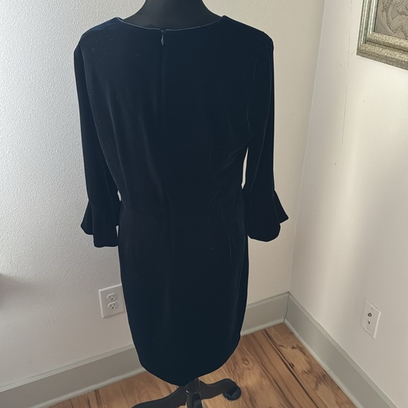 Donna Morgan Midnight Blue Velvet Dress - Picture 7 of 11